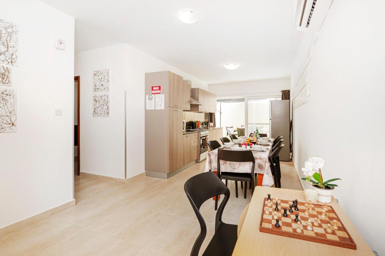 Summer Breeze 3 Bedroom Family Maisonette With Sunny Terrace In Mellieha - By Getawaysmalta エクステリア 写真
