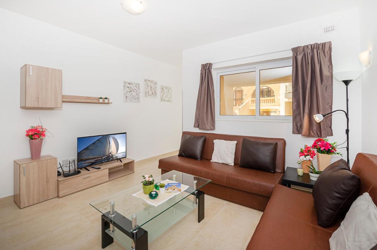 Summer Breeze 3 Bedroom Family Maisonette With Sunny Terrace In Mellieha - By Getawaysmalta エクステリア 写真