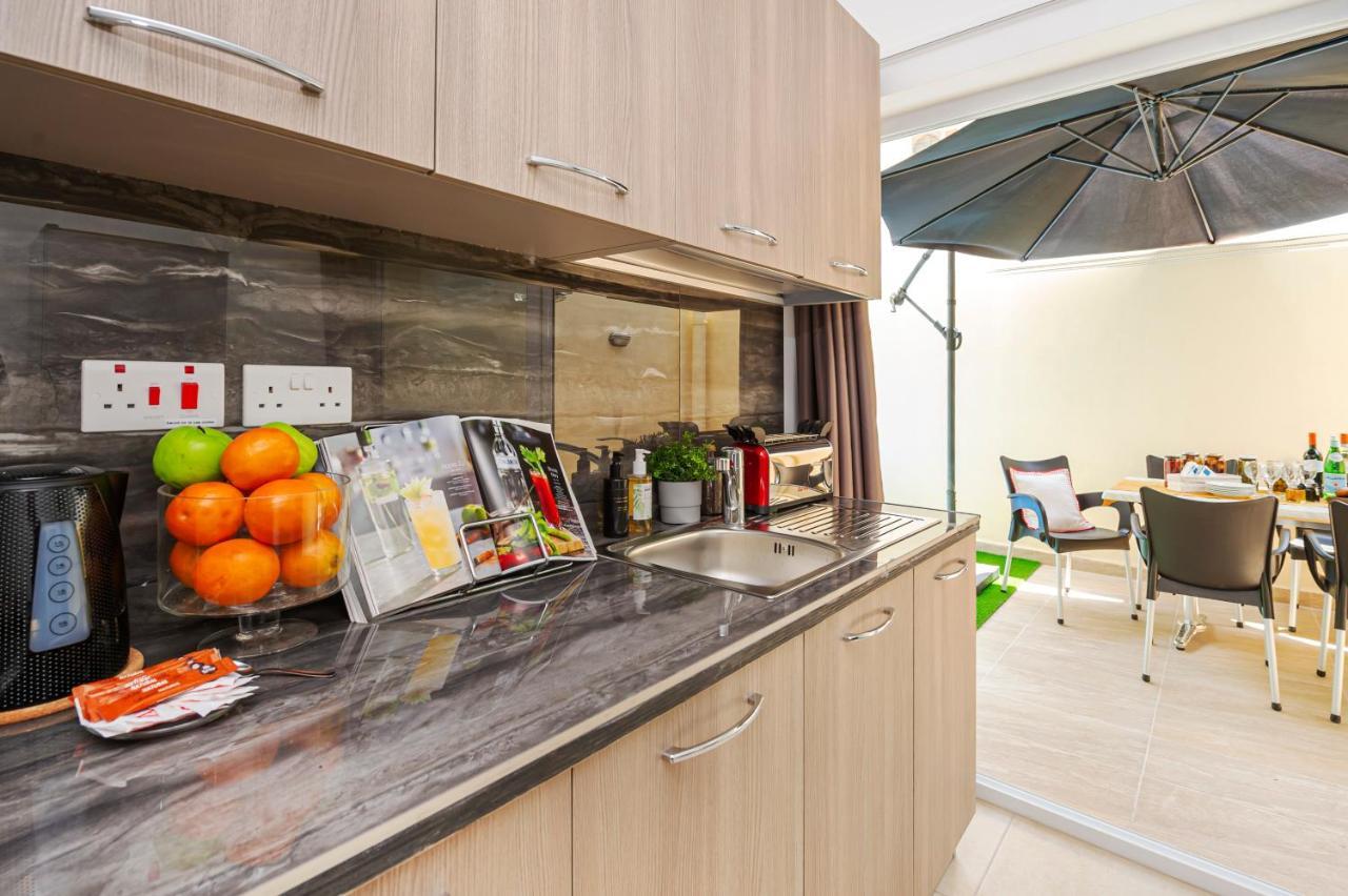 Summer Breeze 3 Bedroom Family Maisonette With Sunny Terrace In Mellieha - By Getawaysmalta エクステリア 写真