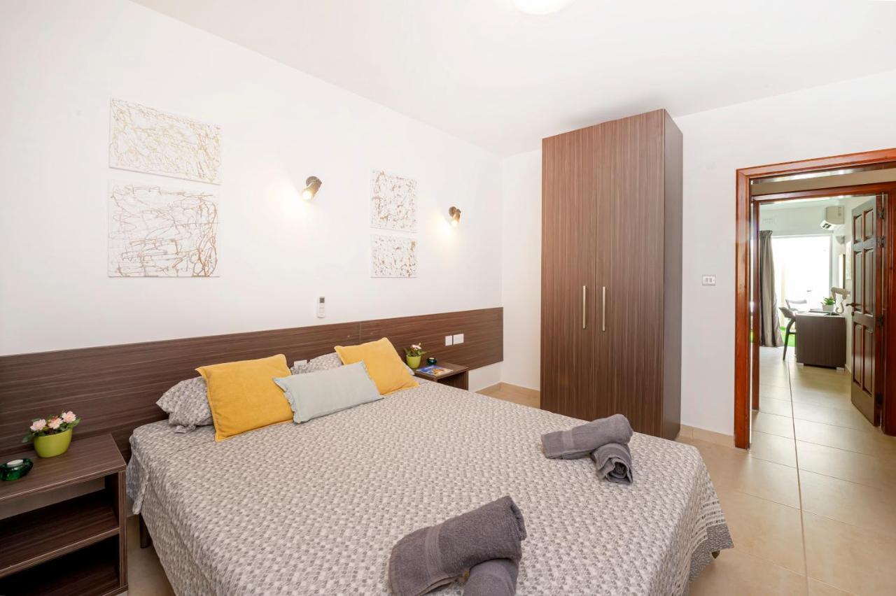Summer Breeze 3 Bedroom Family Maisonette With Sunny Terrace In Mellieha - By Getawaysmalta エクステリア 写真