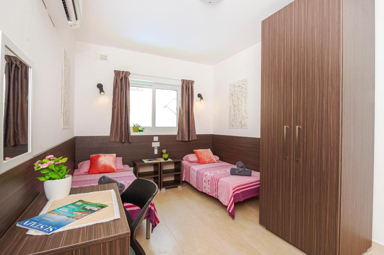 Summer Breeze 3 Bedroom Family Maisonette With Sunny Terrace In Mellieha - By Getawaysmalta エクステリア 写真