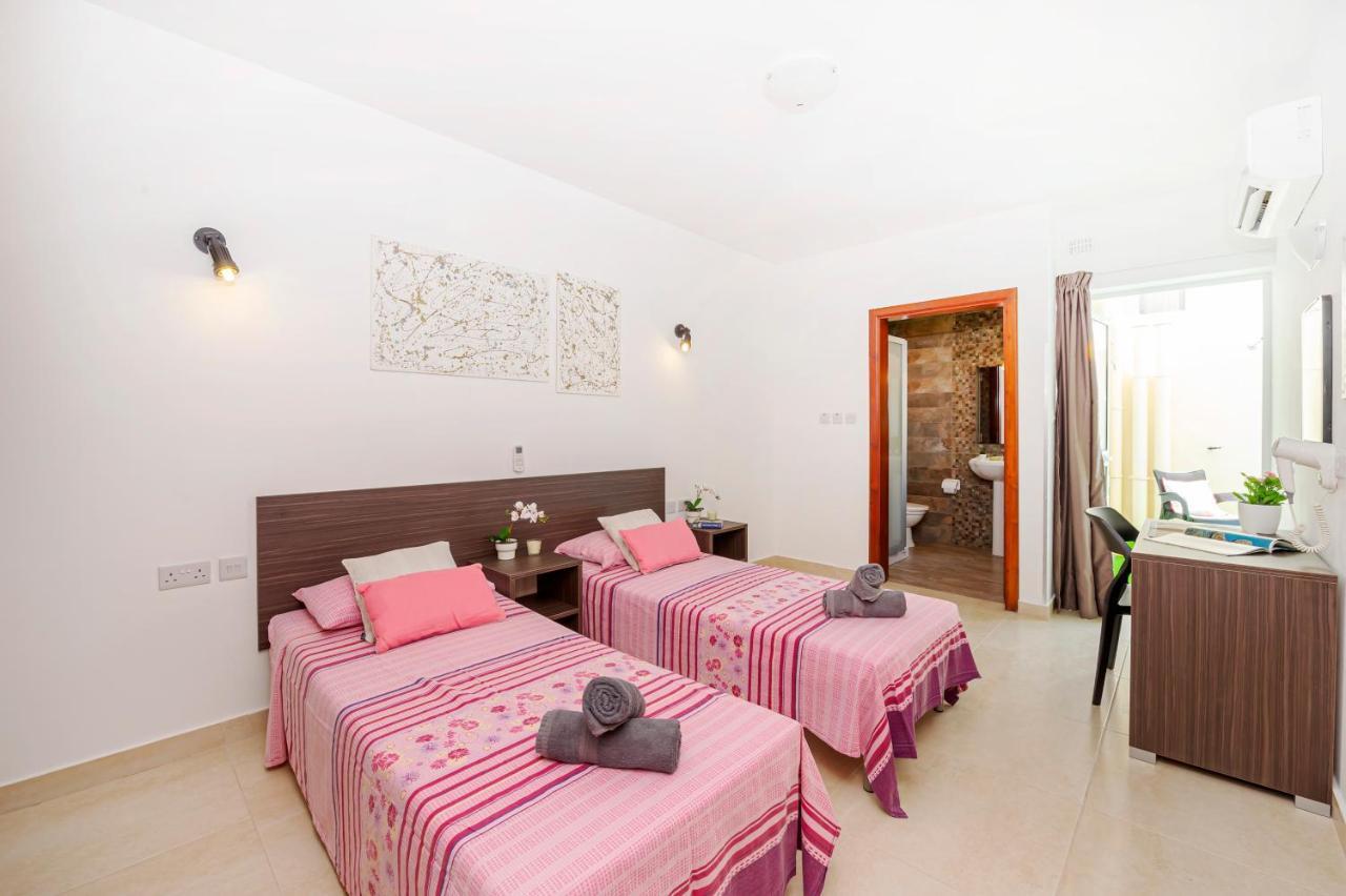 Summer Breeze 3 Bedroom Family Maisonette With Sunny Terrace In Mellieha - By Getawaysmalta エクステリア 写真